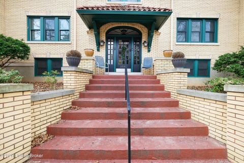 Photo of 2337 Bonnycastle Ave #APT 4, Louisville, KY 40205 (MLS # 1706423)