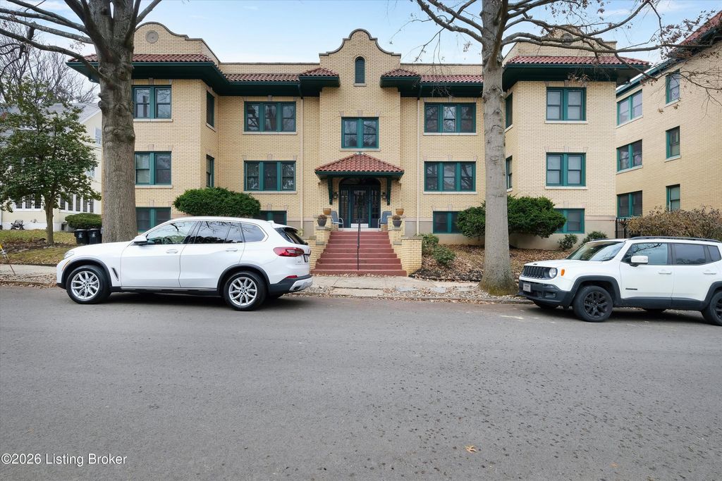 Photo of 2337 Bonnycastle Ave #APT 4, Louisville, KY 40205 (MLS # 1706423)