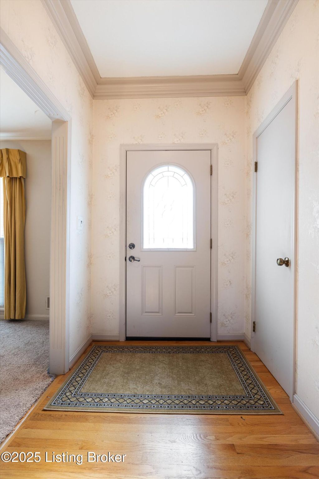 Photo of 7007 Peppermill Ln, Louisville, KY 40228 (MLS # 1703825)