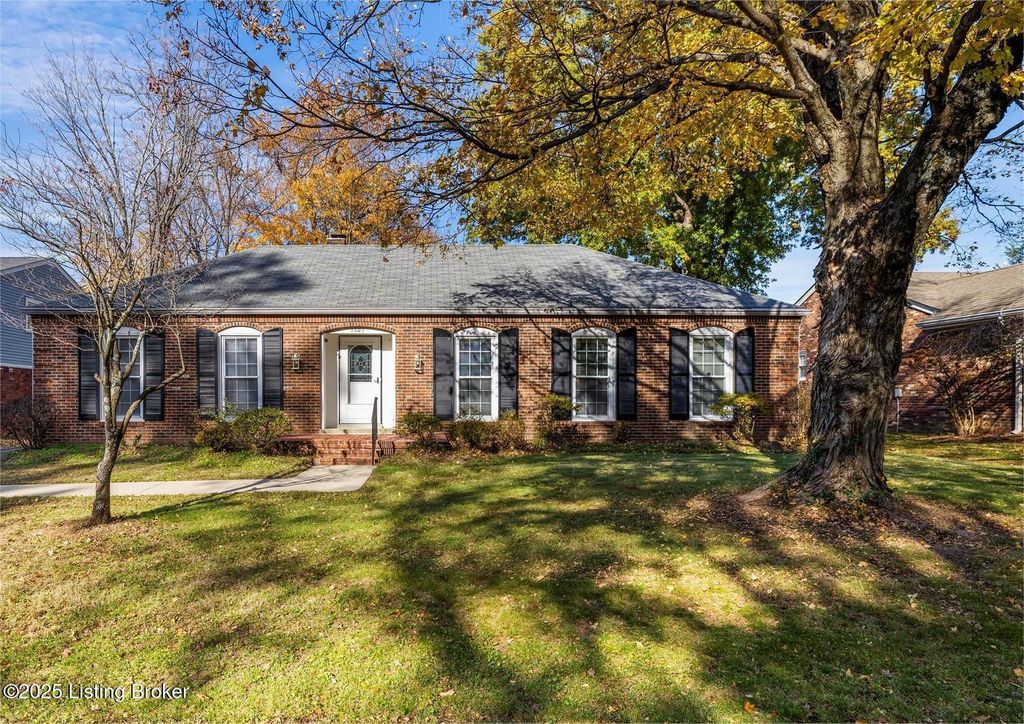 Photo of 7007 Peppermill Ln, Louisville, KY 40228 (MLS # 1703825)