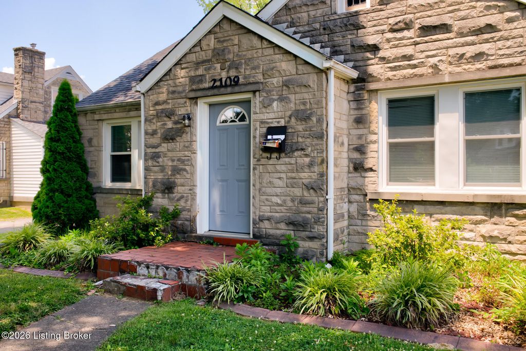 Photo of 2109 Crums Ln, Louisville, KY 40216 (MLS # 1710478)