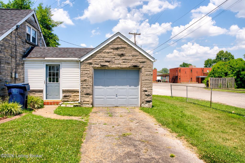 Photo of 2109 Crums Ln, Louisville, KY 40216 (MLS # 1710478)