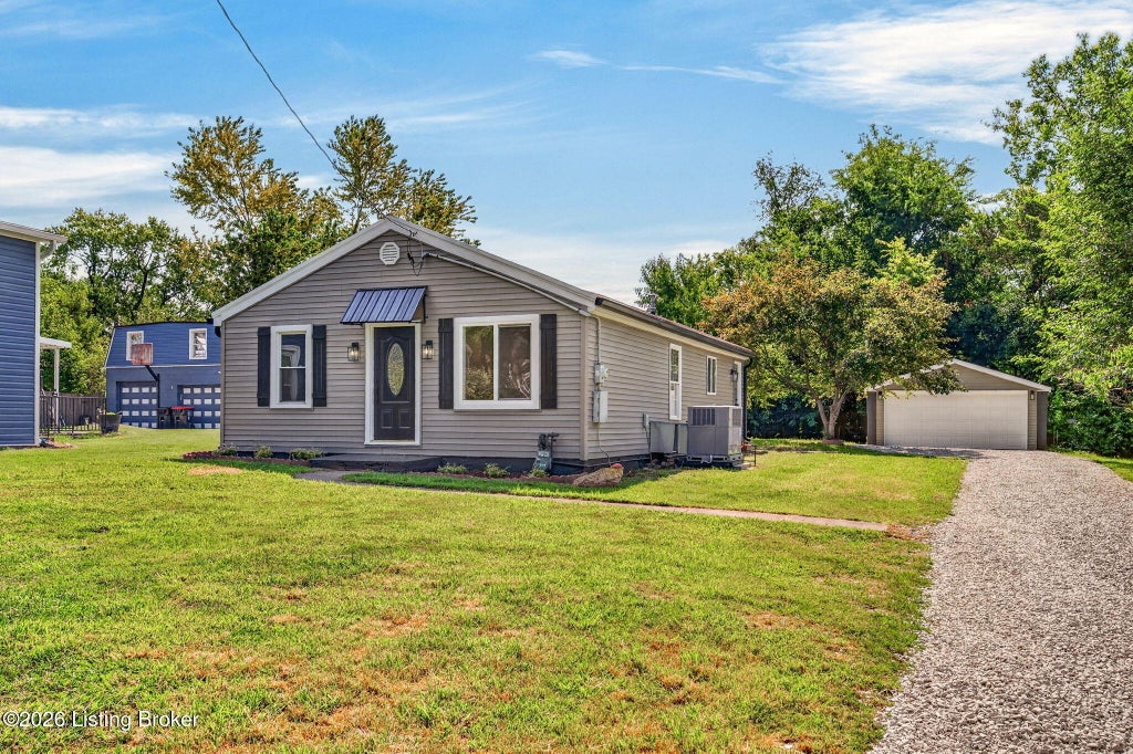 Photo of 1268 Springdale Dr, Louisville, KY 40213 (MLS # 1727888)