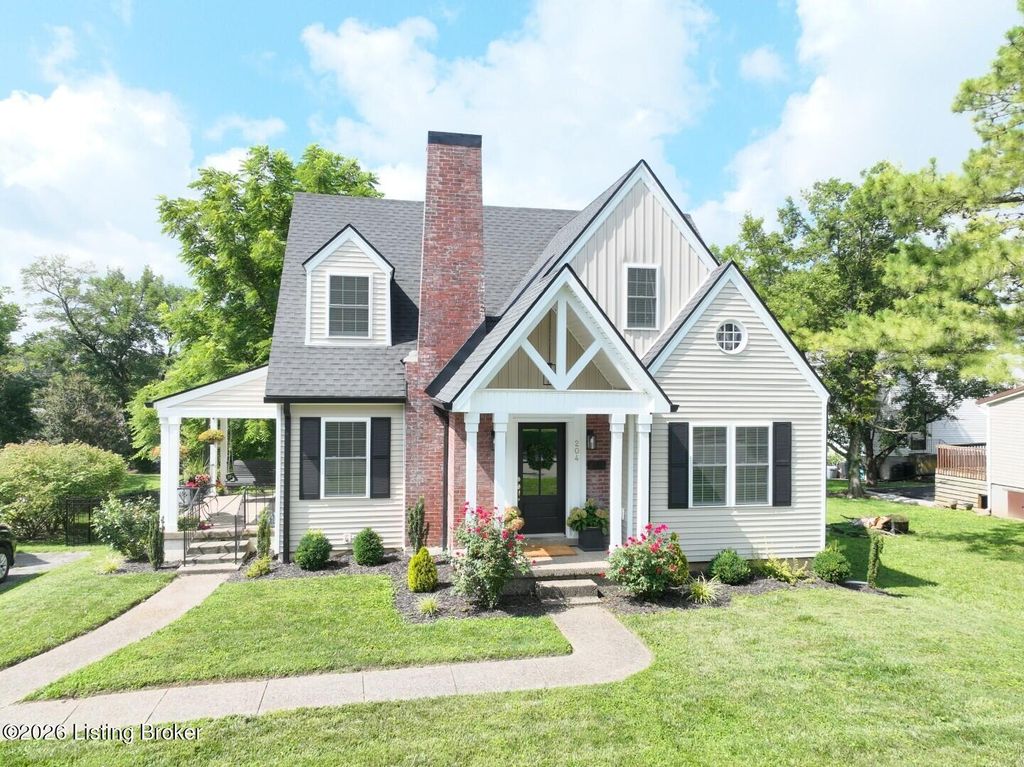 Photo of 204 E Virginia Ave, Springfield, KY 40069 (MLS # 1721877)