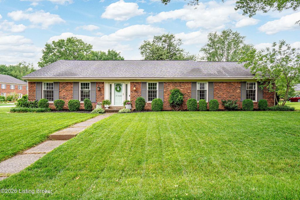 Photo of 3110 Danbury Ct, Louisville, KY 40242 (MLS # 1718566)