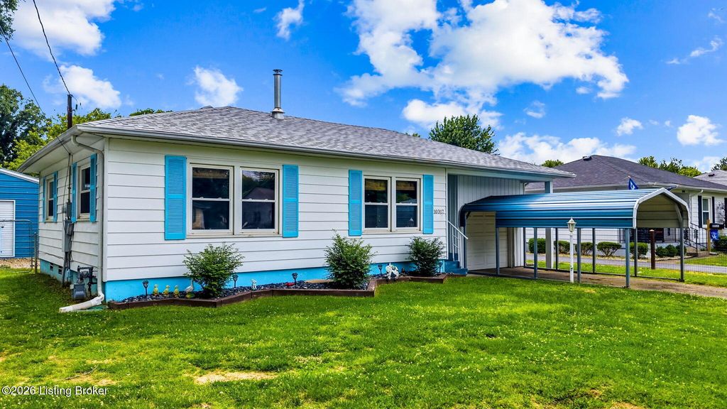 Photo of 10317 Grafton Hall Rd, Louisville, KY 40272 (MLS # 1717900)