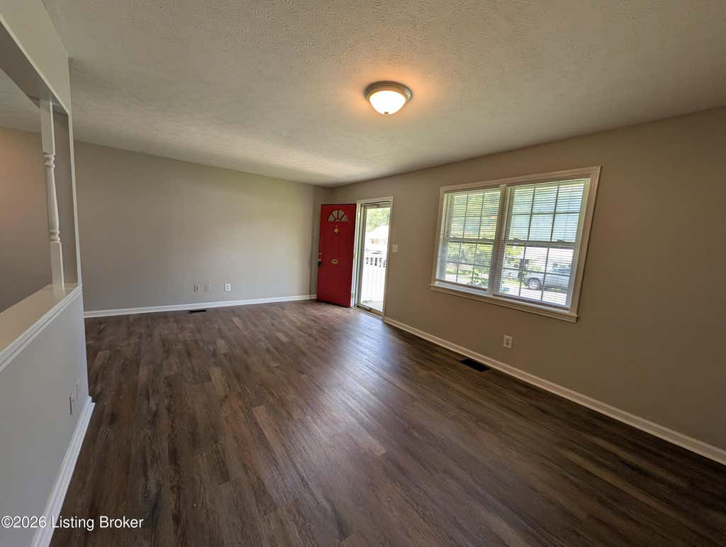 Photo of 1504 Haskin Ave, Louisville, KY 40215 (MLS # 1723200)