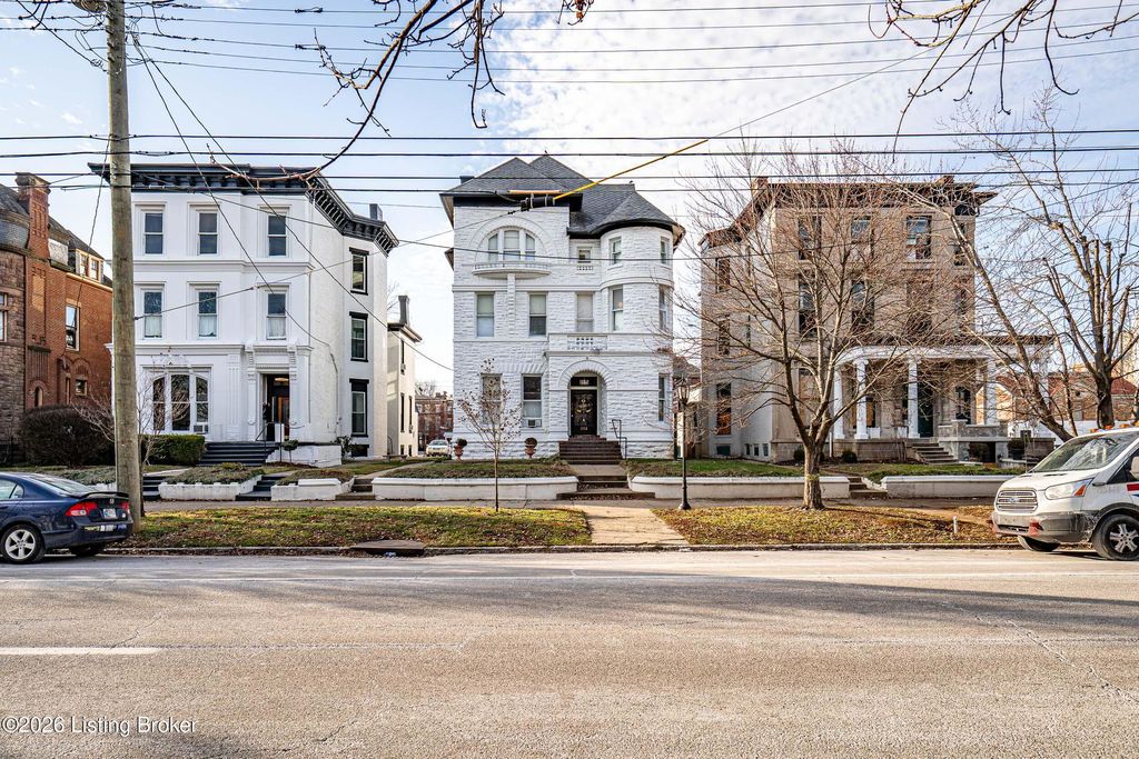 Photo of 1010 S 3rd St, Louisville, KY 40203 (MLS # 1711591)