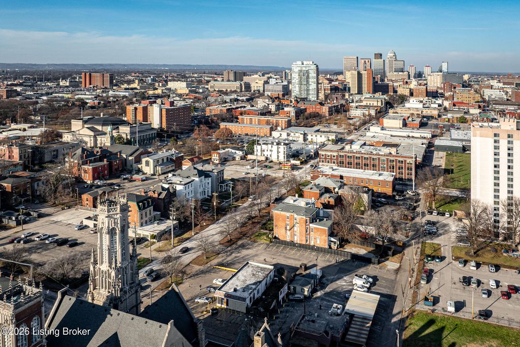 Photo of 1010 S 3rd St, Louisville, KY 40203 (MLS # 1711591)