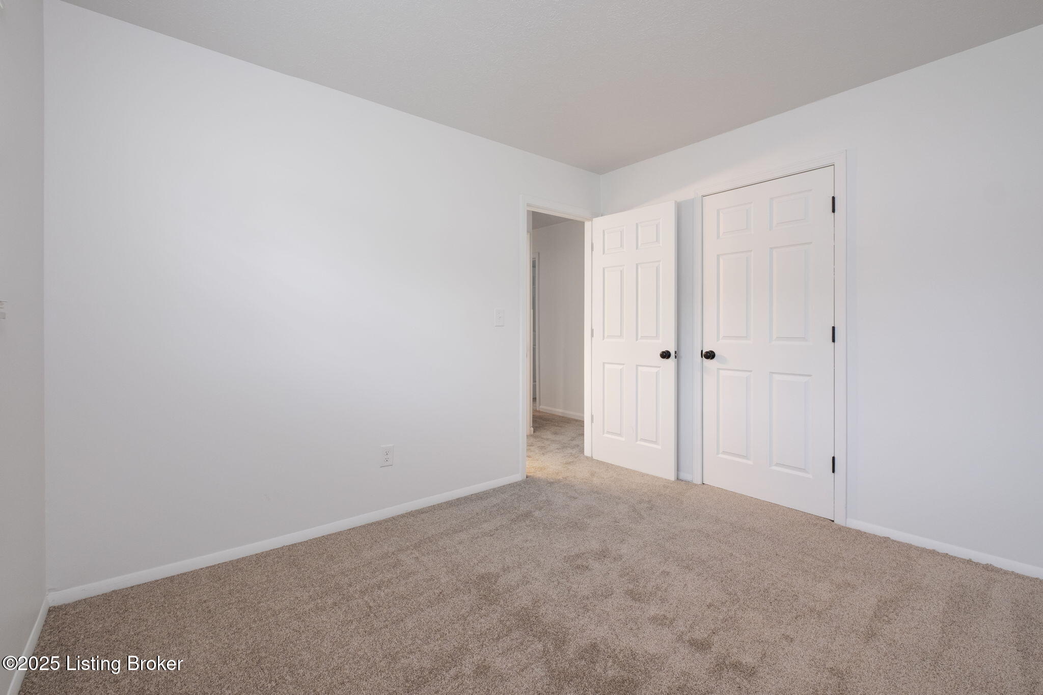 7403 Stanhope Ct, Louisville, Kentucky image 21