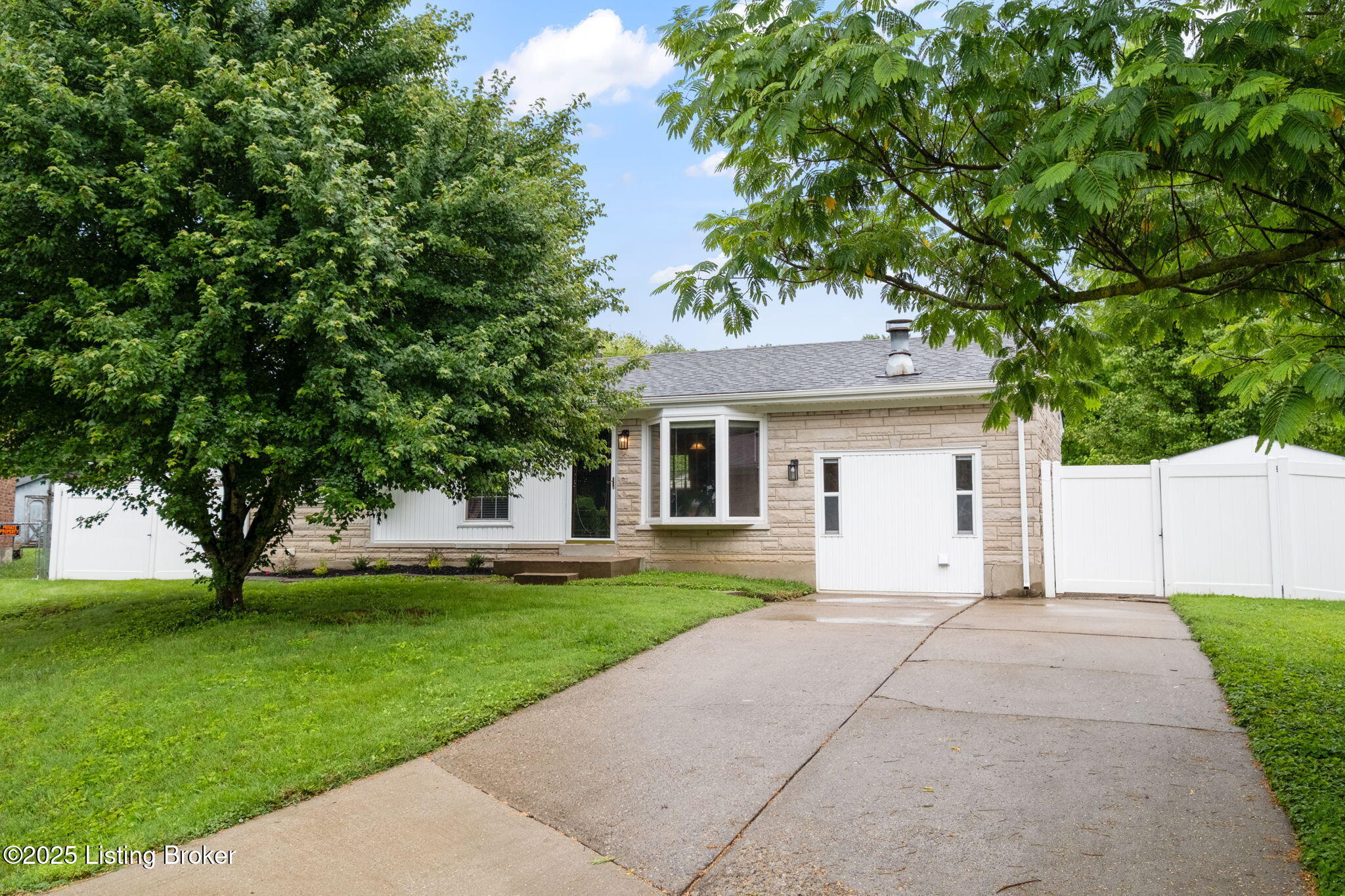 7403 Stanhope Ct, Louisville, Kentucky image 39
