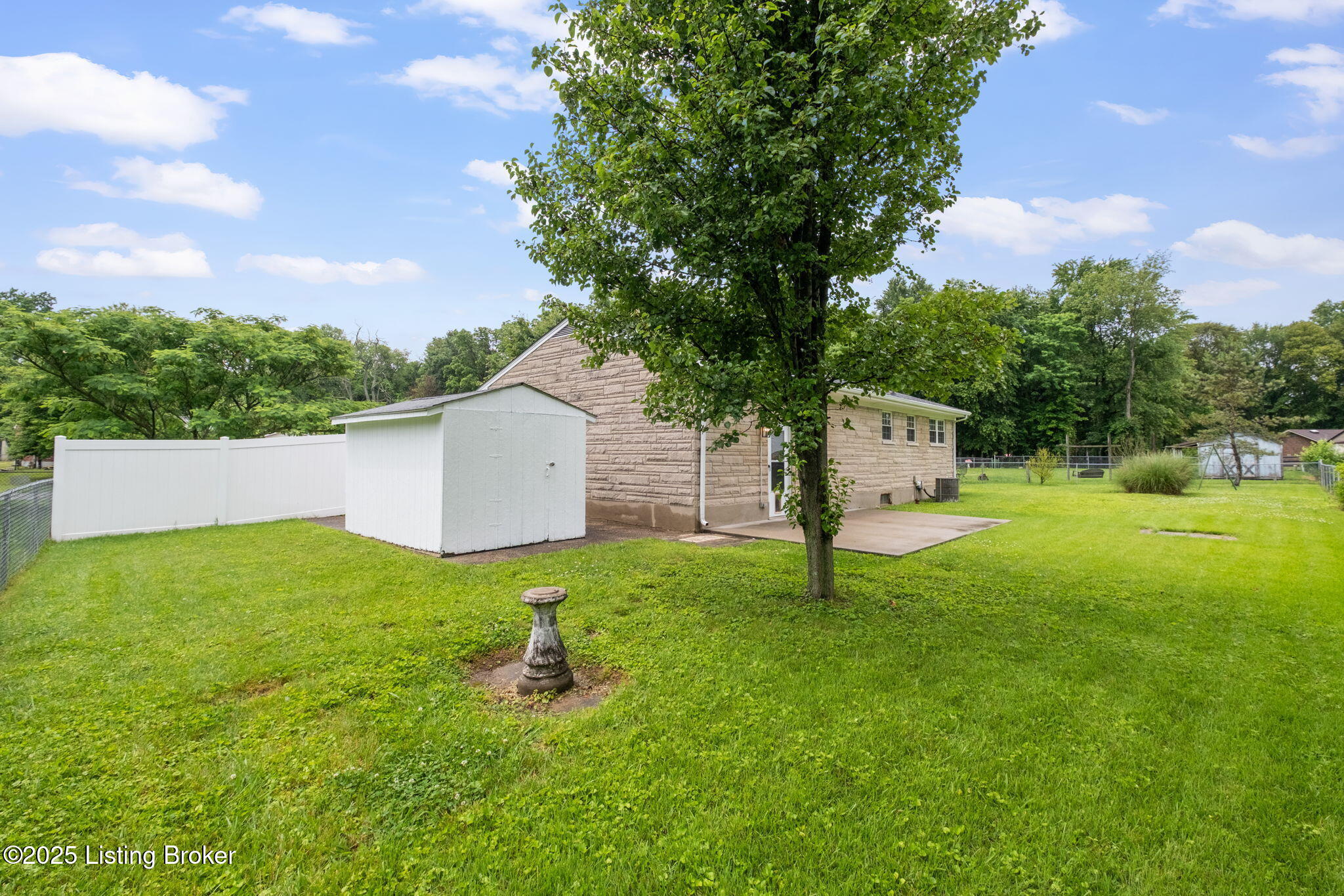 7403 Stanhope Ct, Louisville, Kentucky image 30