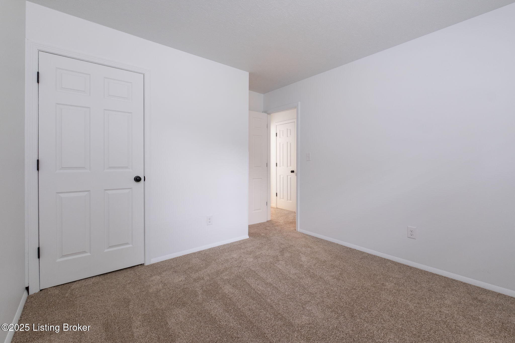 7403 Stanhope Ct, Louisville, Kentucky image 20