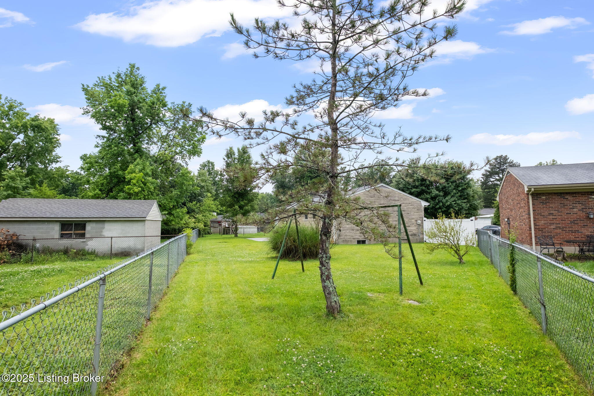7403 Stanhope Ct, Louisville, Kentucky image 33
