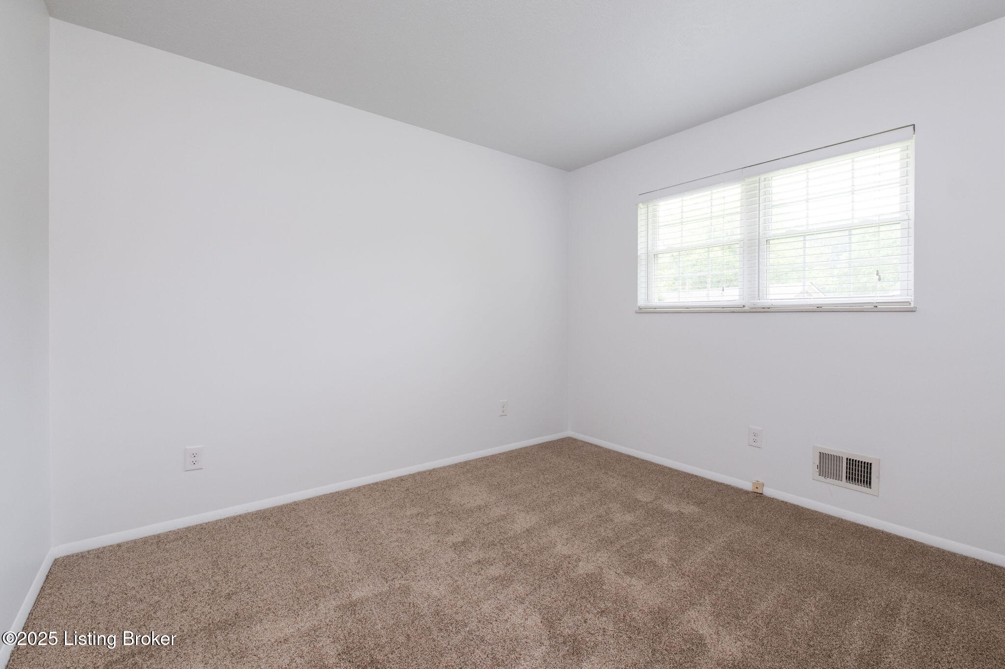7403 Stanhope Ct, Louisville, Kentucky image 22