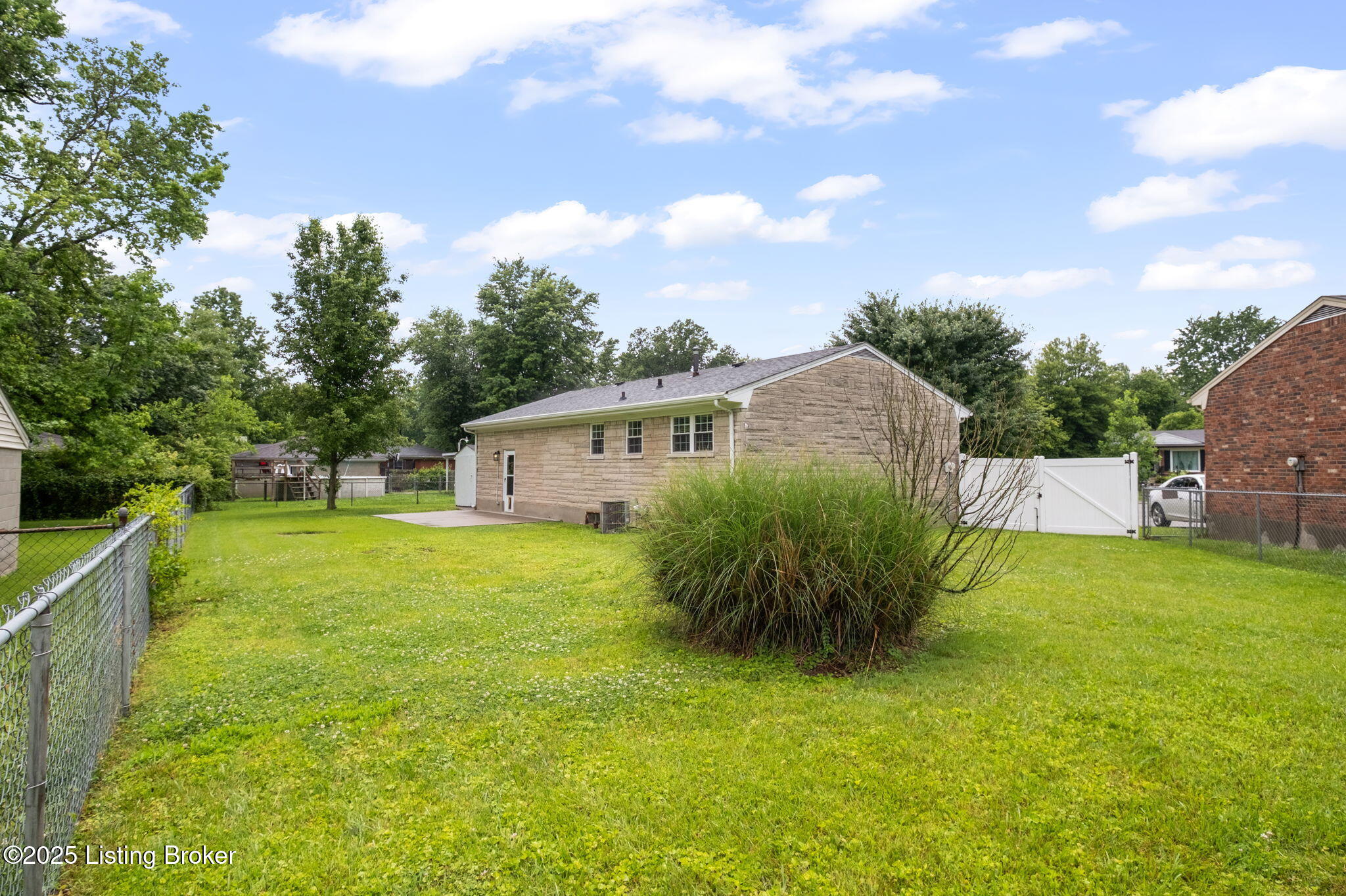 7403 Stanhope Ct, Louisville, Kentucky image 32