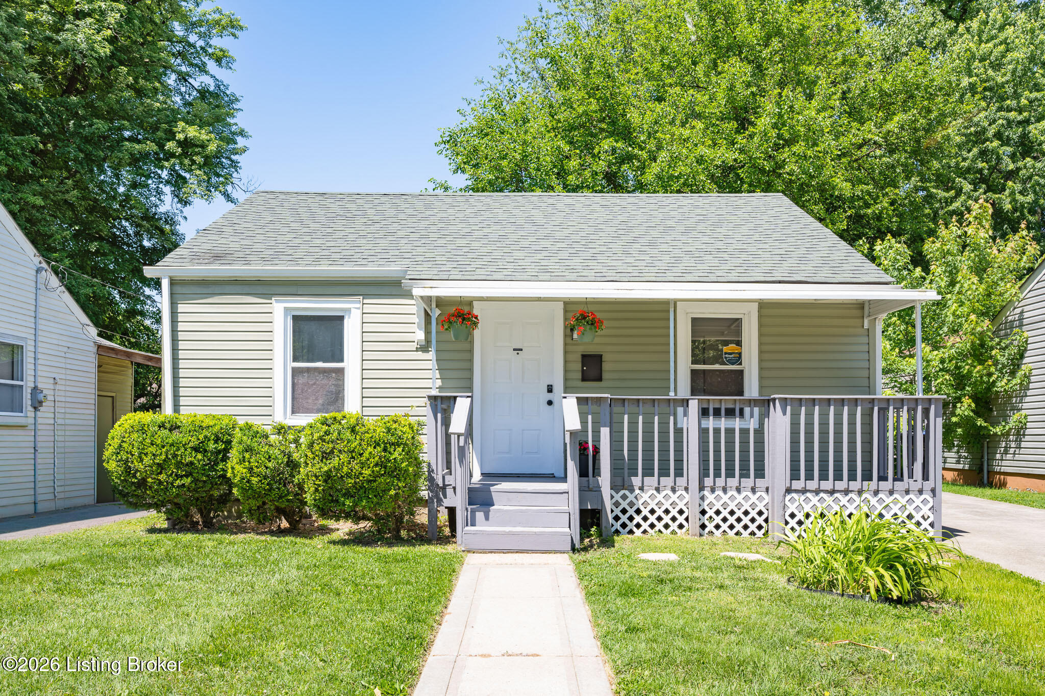 Photo 1 of 46 — 1932 Beech St, Louisville, KY 40210