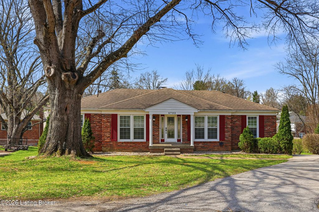 Photo of 4702 Longborough Ct, Jeffersontown, KY 40299 (MLS # 1712719)