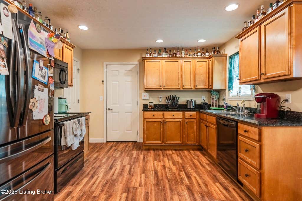 Photo of 104 Ruby Ct, Radcliff, KY 40160 (MLS # 1727481)