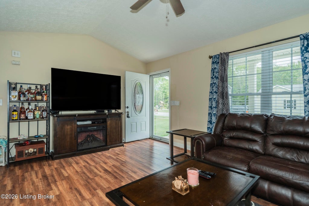Photo of 104 Ruby Ct, Radcliff, KY 40160 (MLS # 1727481)