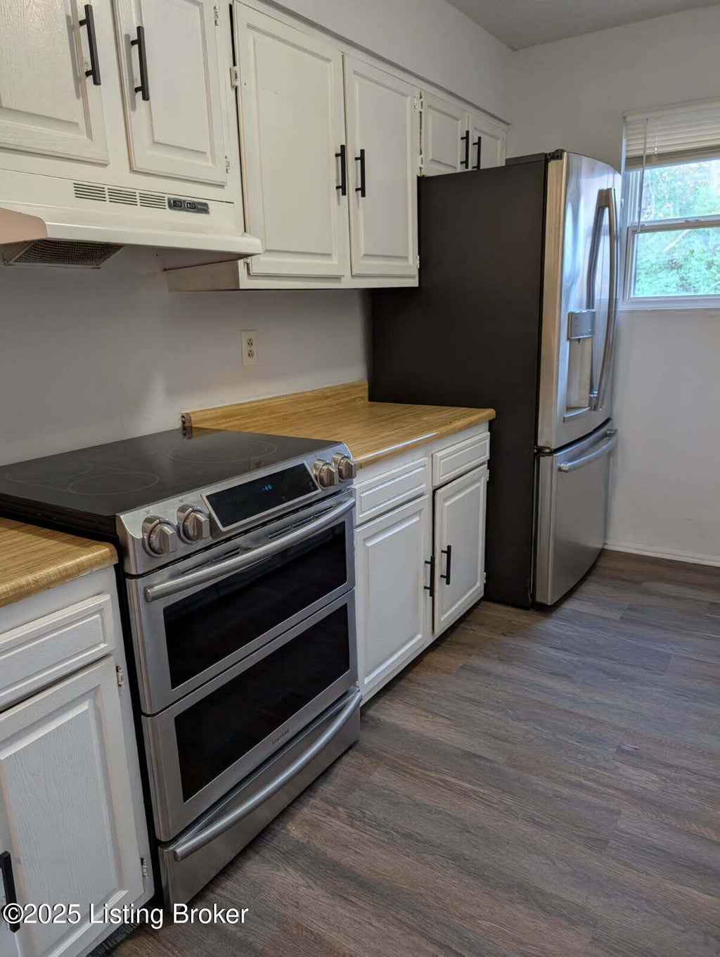 Photo of 3224 Springfield Dr, Louisville, KY 40214 (MLS # 1721157)