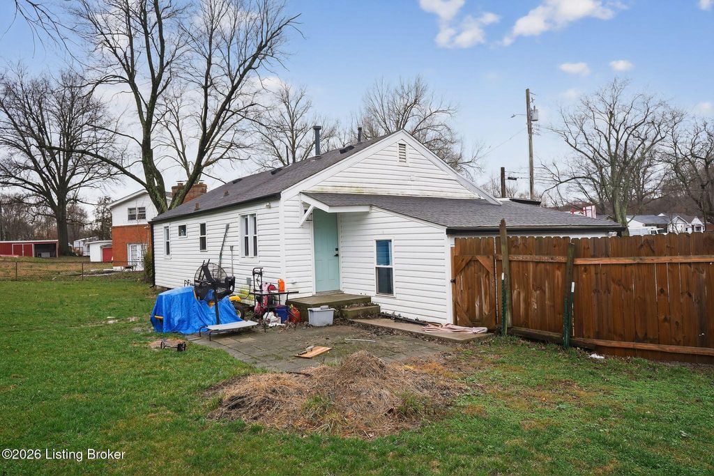 Photo of 7700 Edna M Rd, Louisville, KY 40258 (MLS # 1710730)