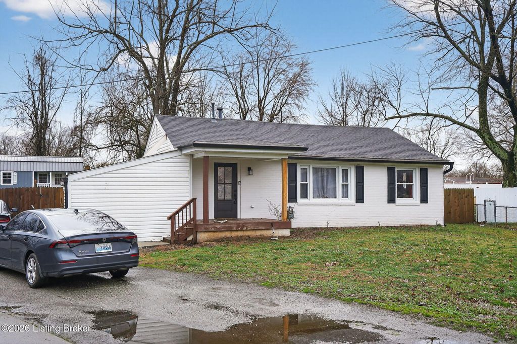 Photo of 7700 Edna M Rd, Louisville, KY 40258 (MLS # 1710730)