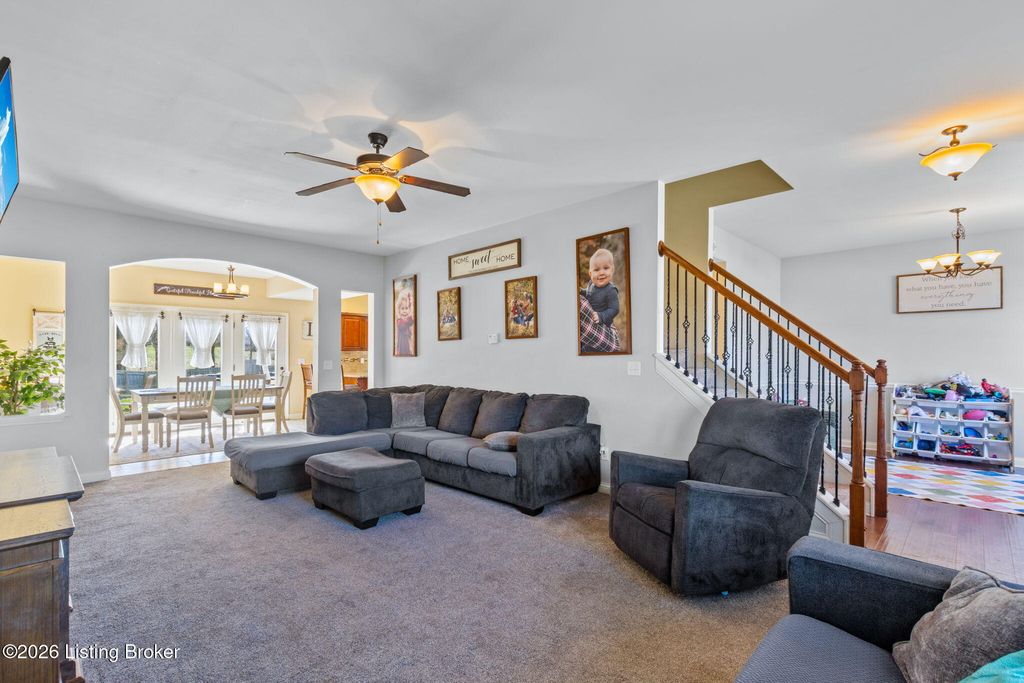 Photo of 144 Shirley Blvd, Vine Grove, KY 40175 (MLS # 1711679)