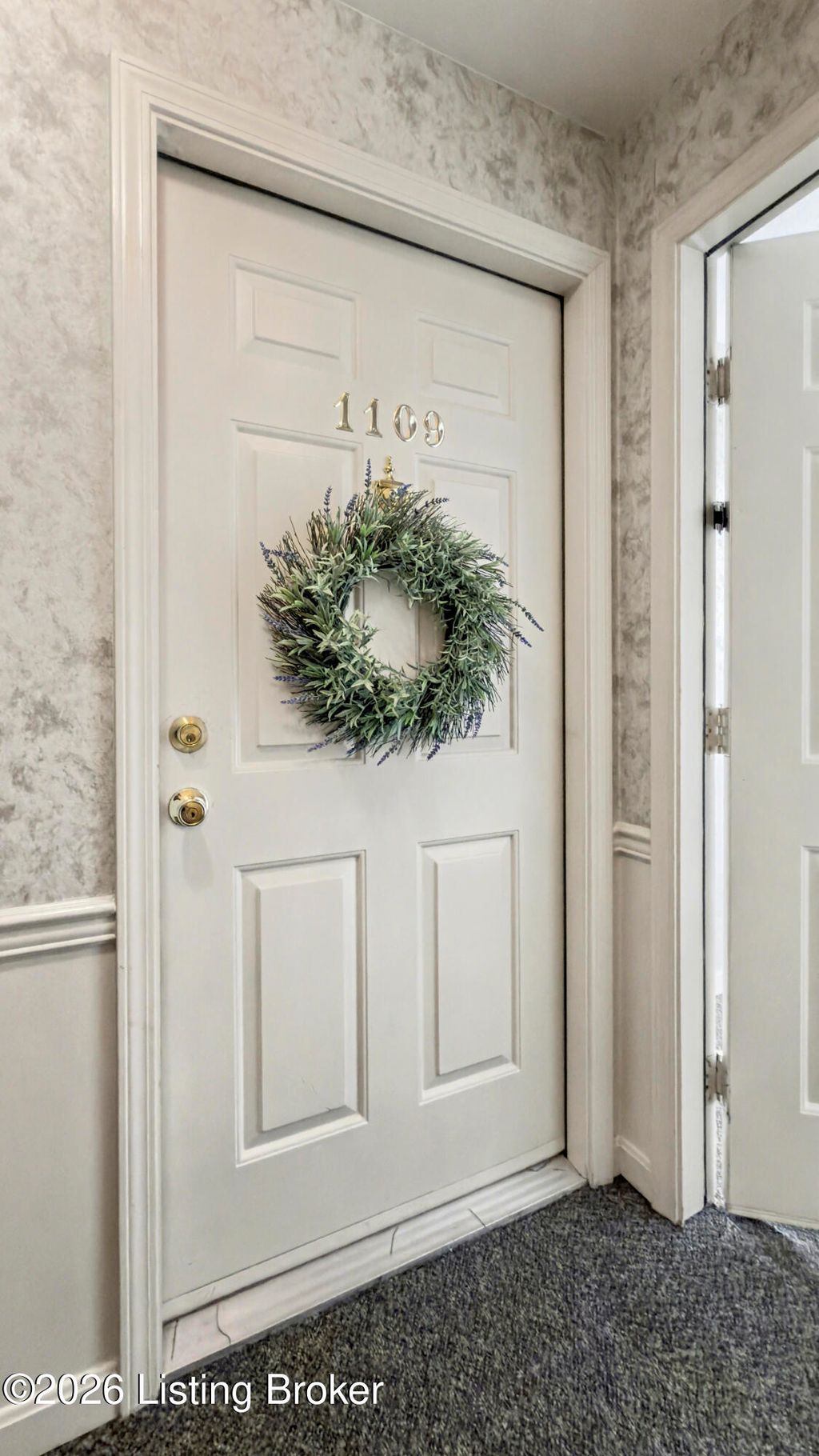 Photo of 1109 Donard Park Ave, Louisville, KY 40218 (MLS # 1707200)