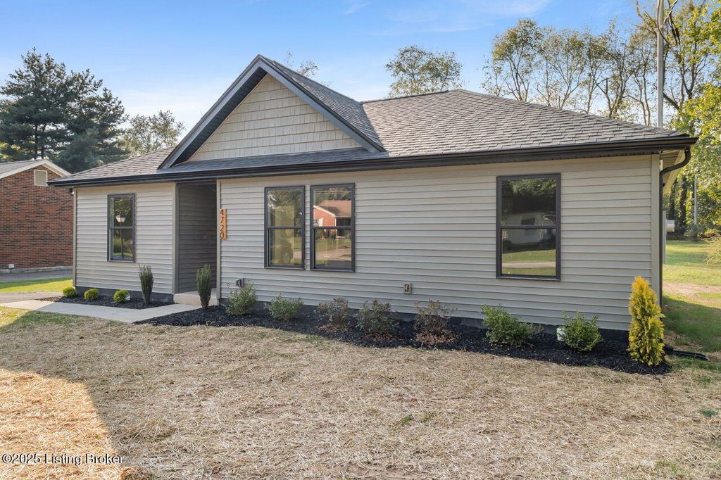 Photo of 4720 Beech Dr, Louisville, KY 40216 (MLS # 1710621)