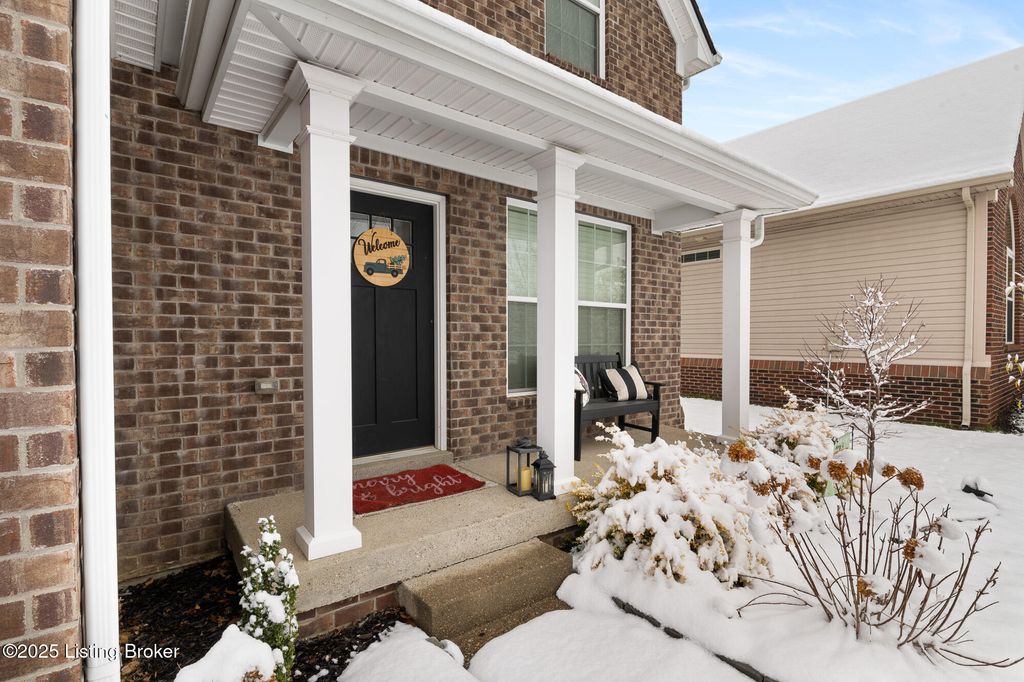 Photo of 2001 Carabiner Way, Louisville, KY 40245 (MLS # 1705081)