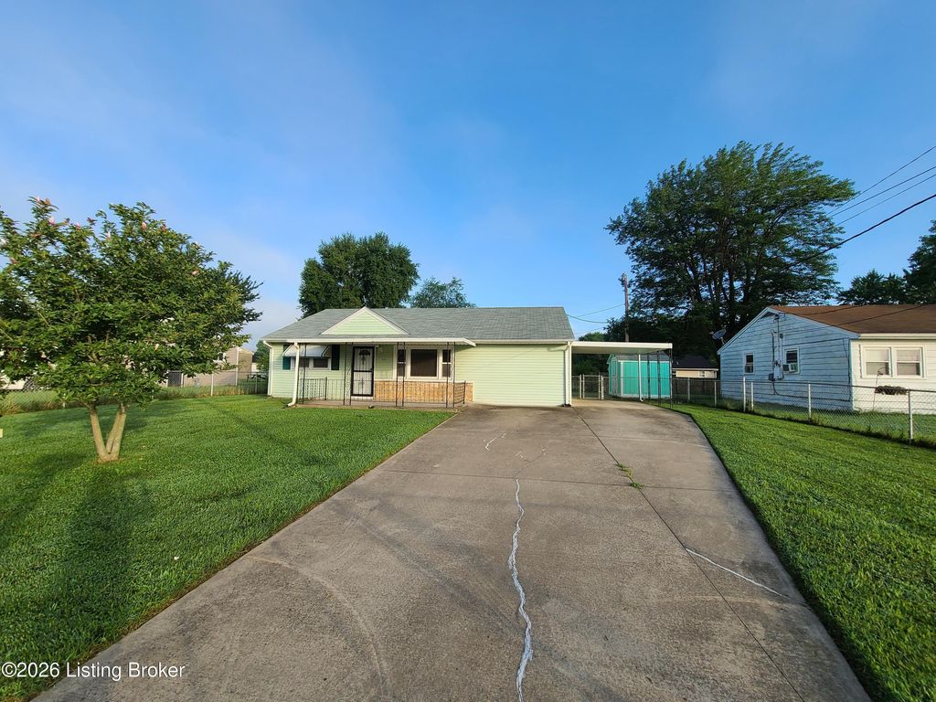 Photo of 13422 Hopedale Way, Louisville, KY 40272 (MLS # 1713744)