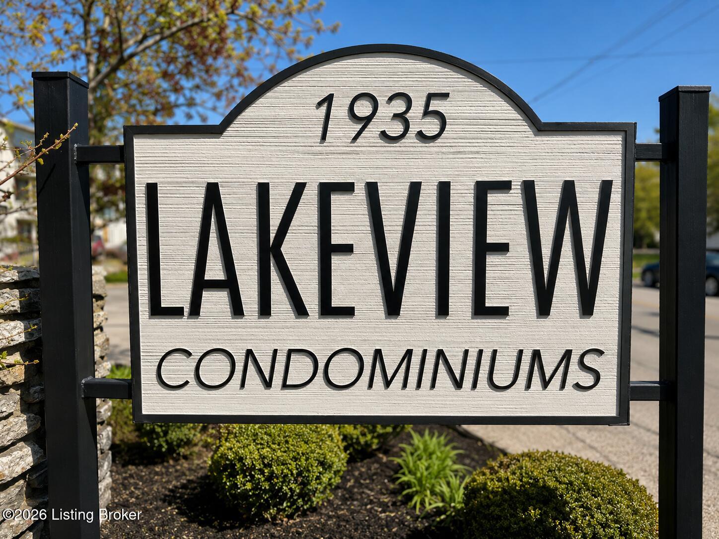 Photo 1 of 23 — 1935 Gardiner Ln APT A2, Louisville, KY 40205