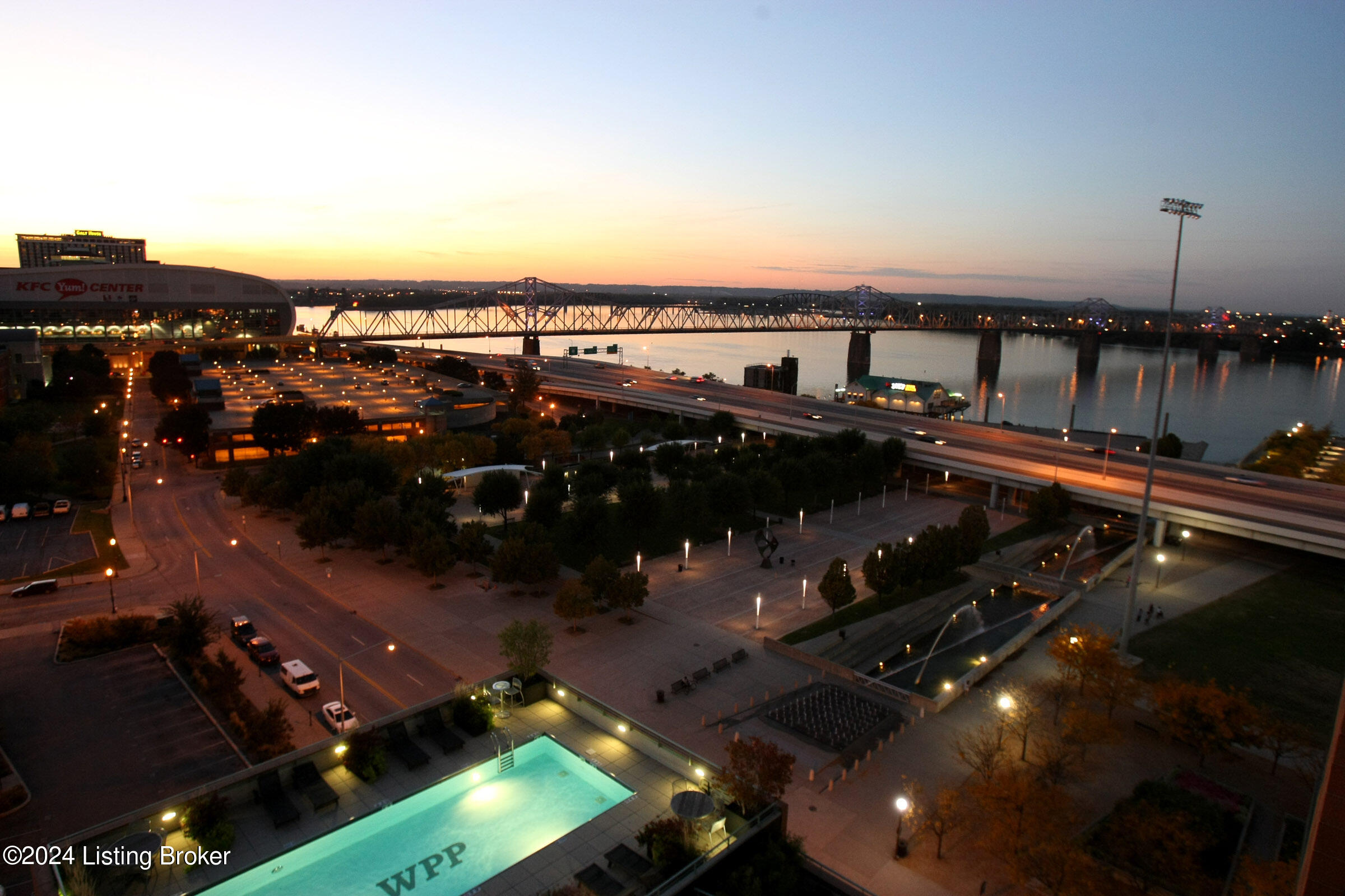 222 E Witherspoon St #904, Louisville, Kentucky image 34