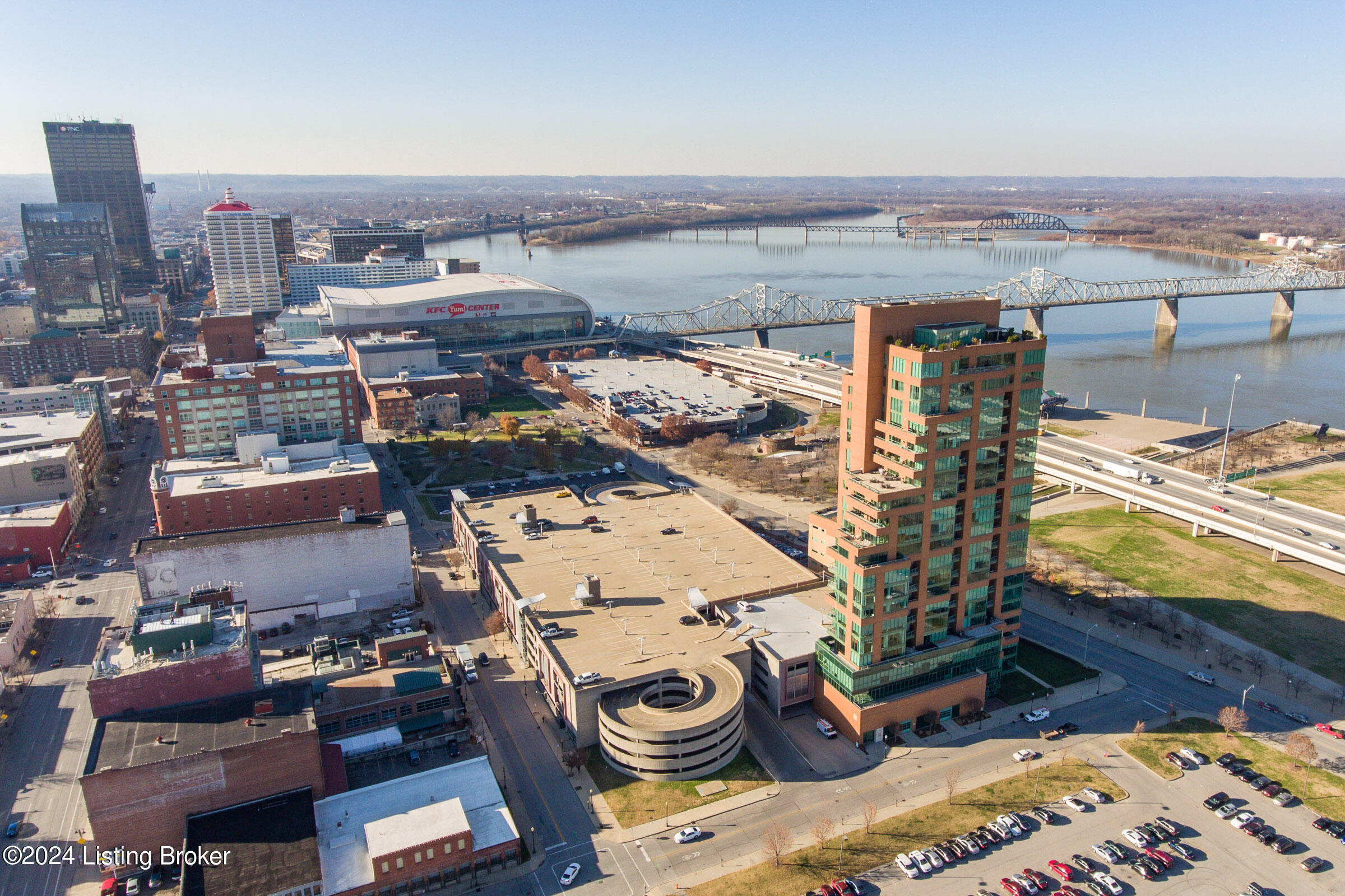 222 E Witherspoon St #904, Louisville, Kentucky image 32