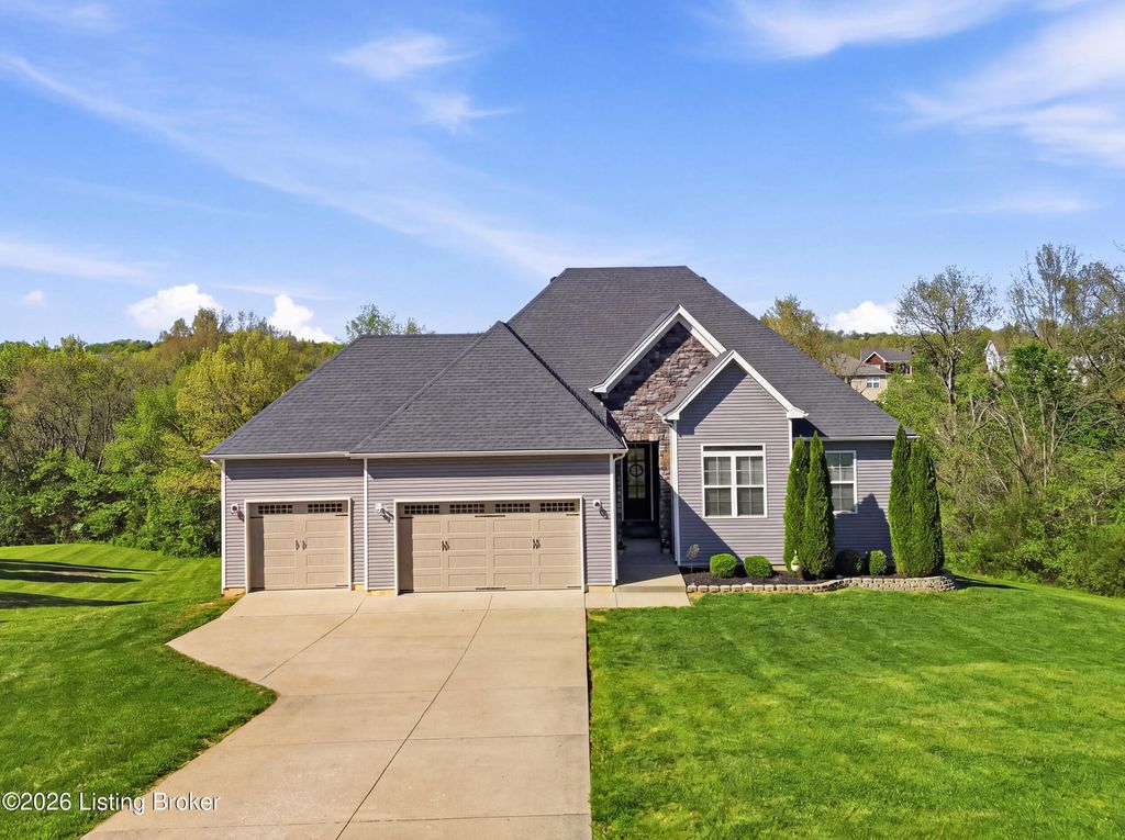 Photo of 652 Lincoln Dr, Taylorsville, KY 40071 (MLS # 1715102)