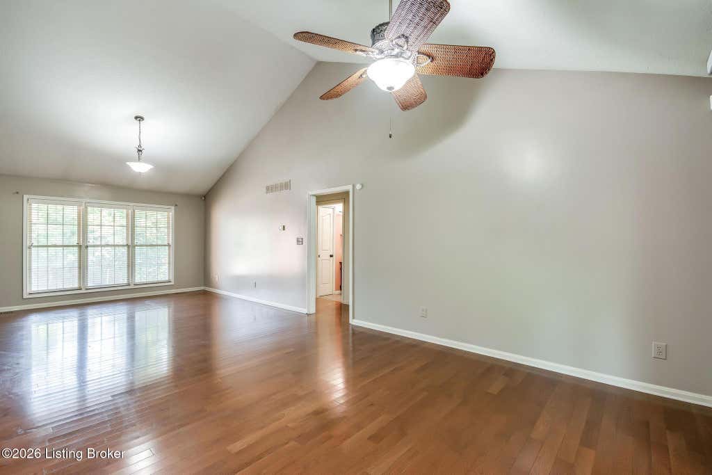Photo of 5902 Briscoe Ln, Louisville, KY 40228 (MLS # 1726403)
