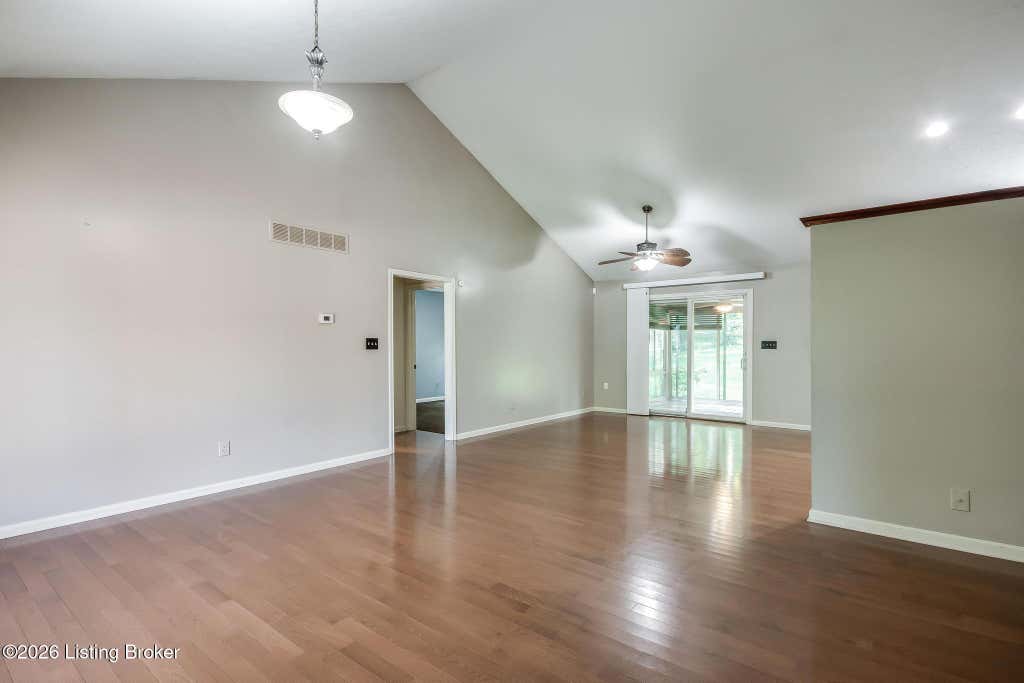 Photo of 5902 Briscoe Ln, Louisville, KY 40228 (MLS # 1726403)