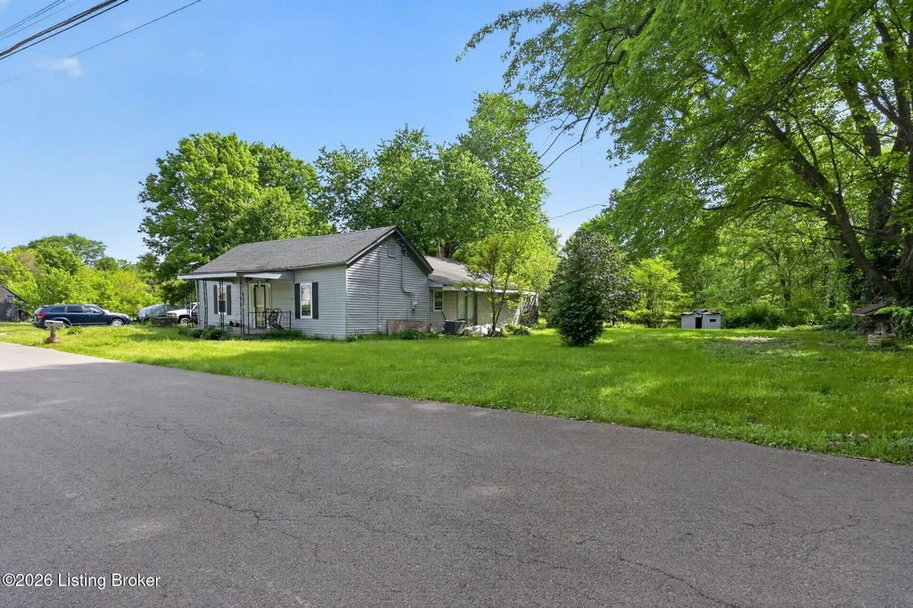 Photo of 848 Church St, Lebanon Junction, KY 40150 (MLS # 1715648)