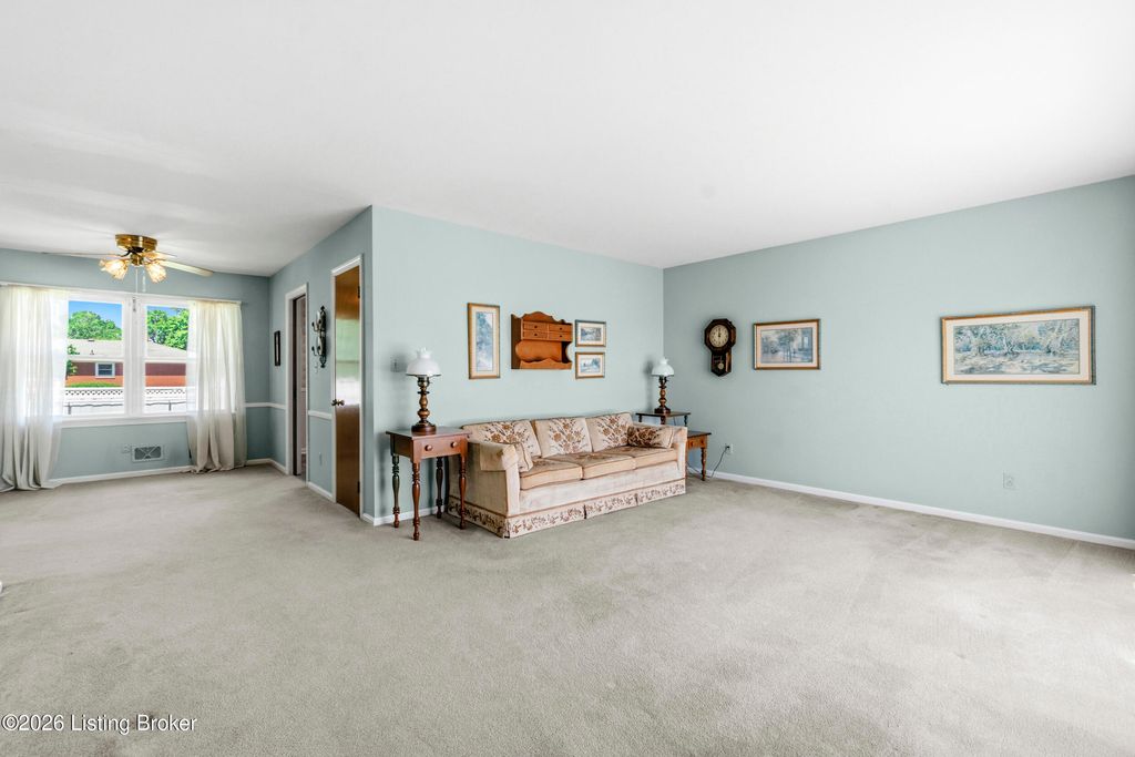Photo of 2317 Burrell Dr, Louisville, KY 40216 (MLS # 1715261)