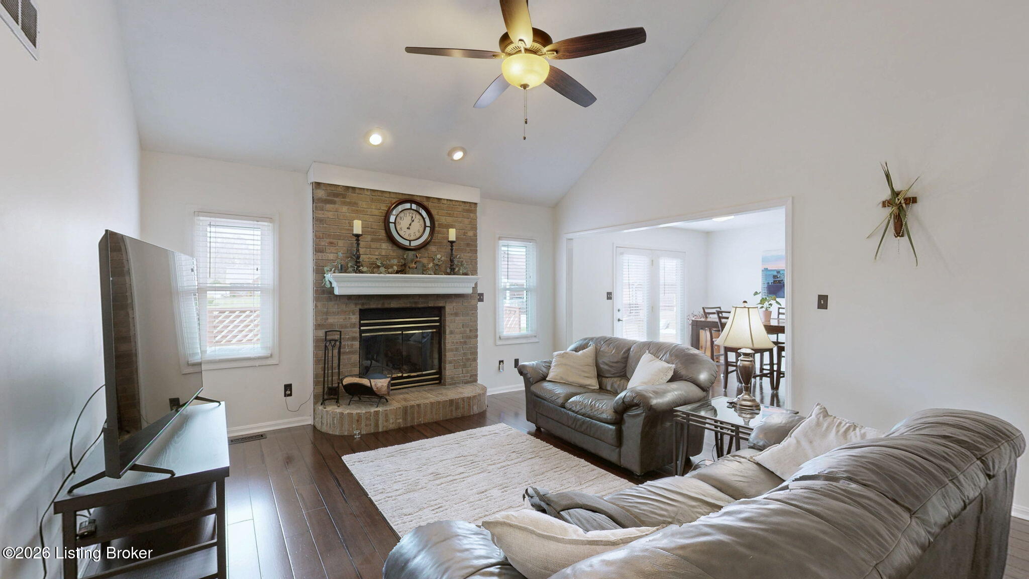 400 Olde Colony Cove