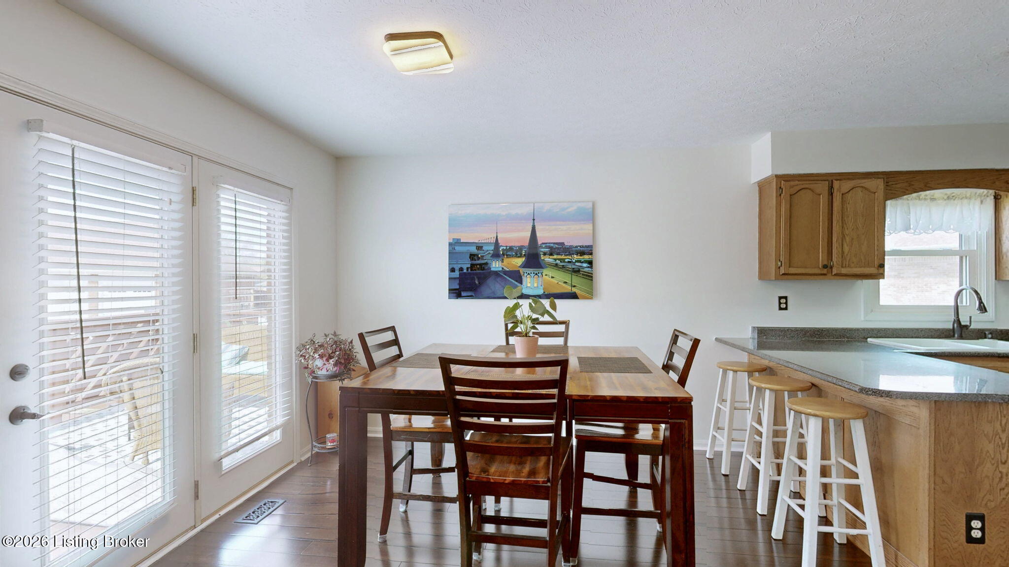 400 Olde Colony Cove