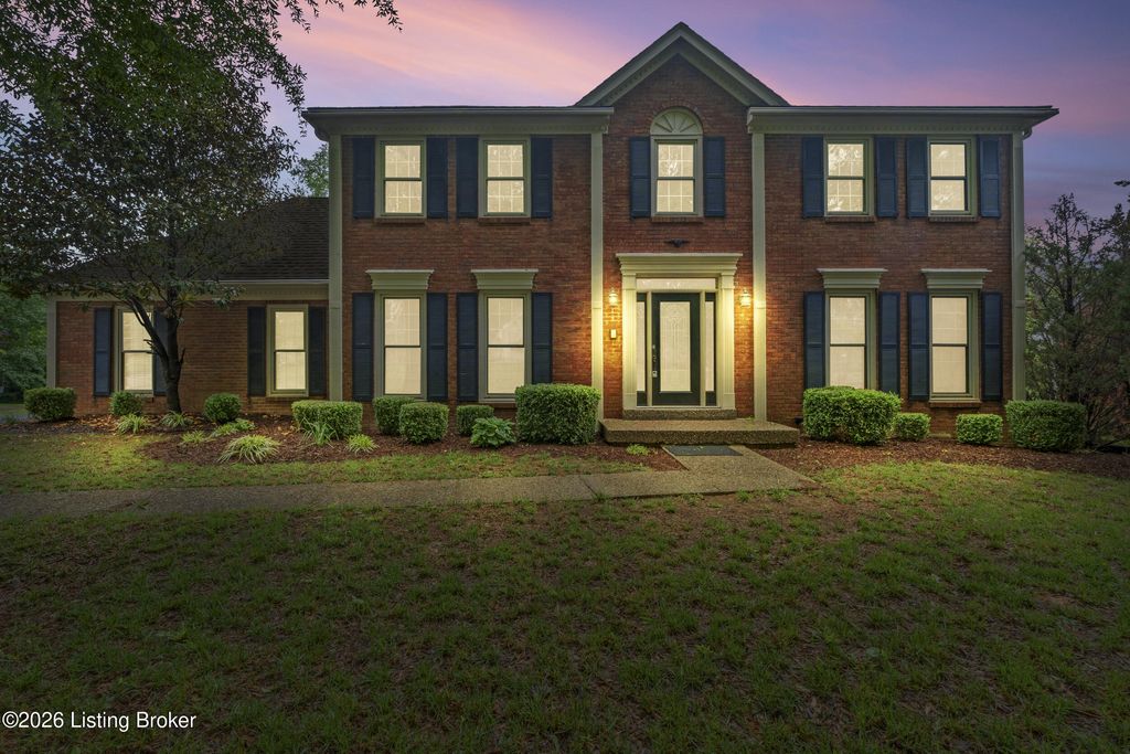Photo of 11206 New Stone Ct, Louisville, KY 40223 (MLS # 1715759)