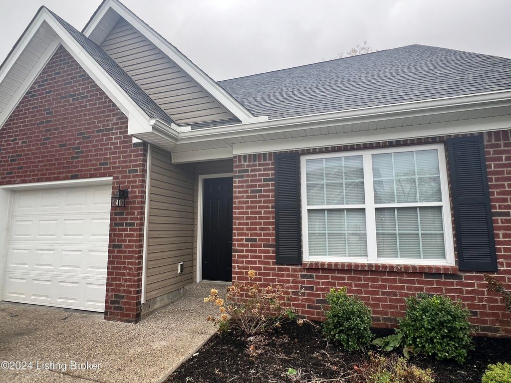 Photo of 8211 Arbor Meadow Way, Louisville, KY 40228 (MLS # 1707946)