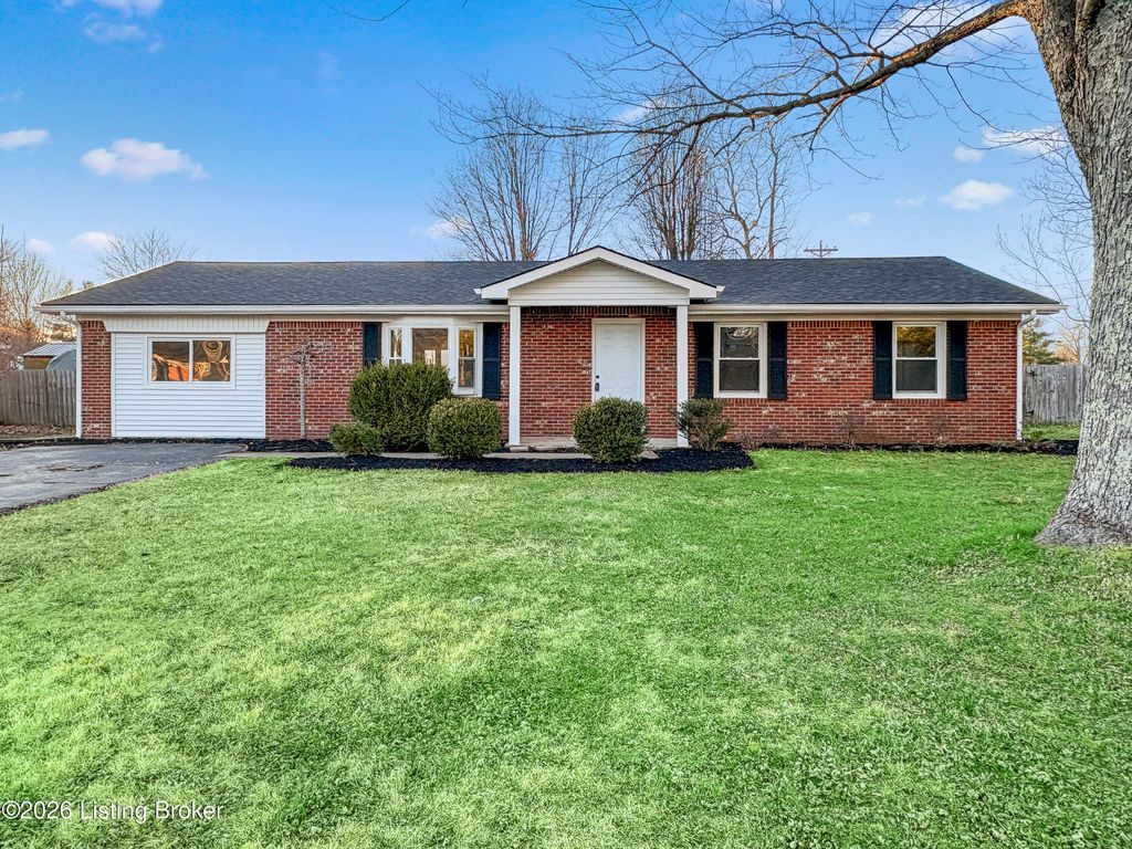 Photo of 202 Jackie St, Elizabethtown, KY 42701 (MLS # 1707317)