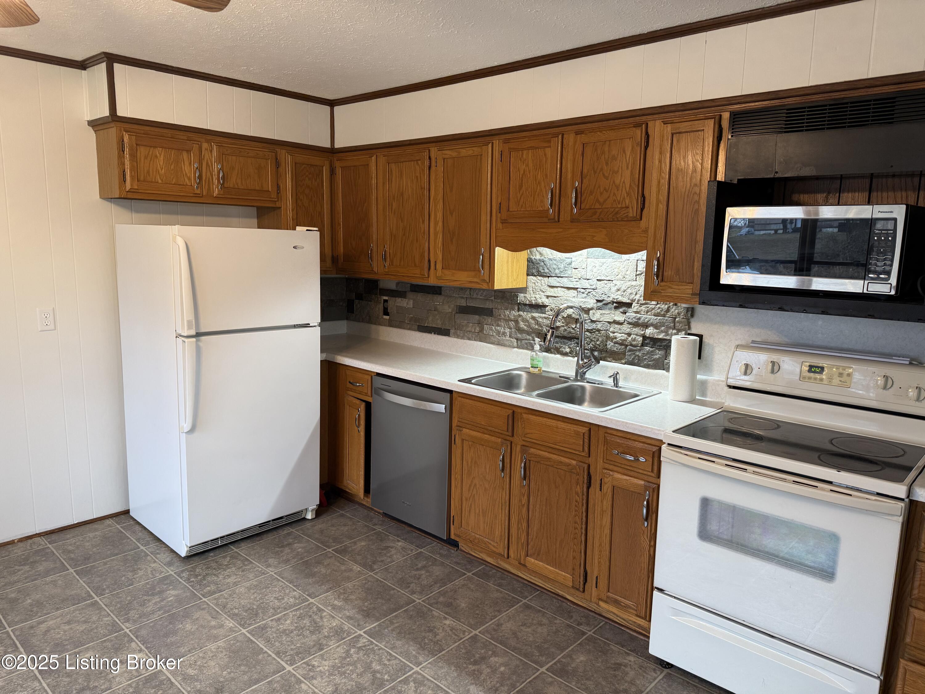 6390 N 259 Hwy, Hardinsburg, Kentucky image 3