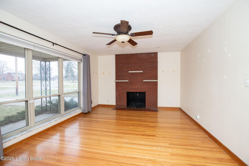 Photo of 7910 Cedar Brook Dr, Louisville, KY 40219 (MLS # 1709908)