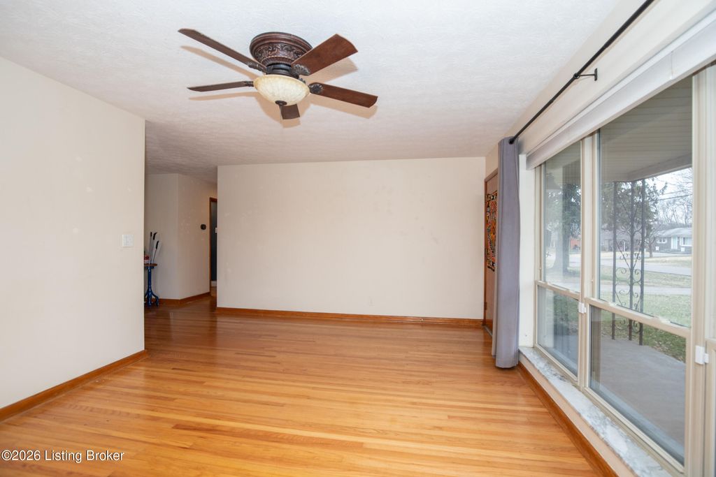 Photo of 7910 Cedar Brook Dr, Louisville, KY 40219 (MLS # 1709908)