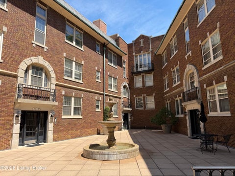 Condo For Sale - 1601 Spring Dr #APT 1<br/> Louisville, KY 40205