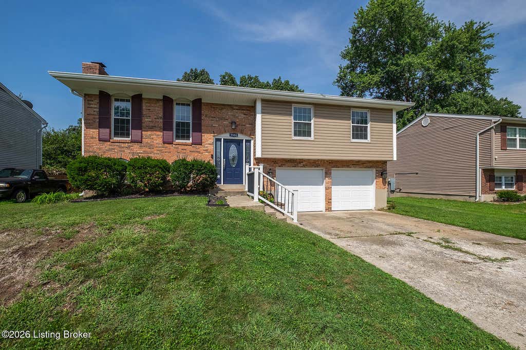 Photo of 5504 Sprigwood Ln, Louisville, KY 40291 (MLS # 1726653)